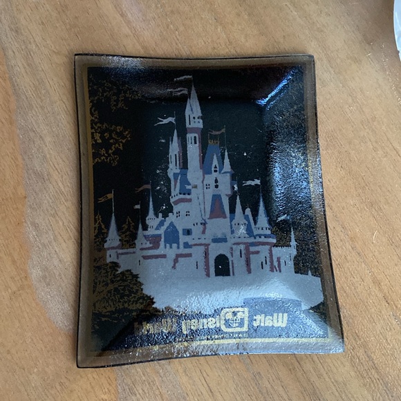 Vintage 1970s Walt Disney World Cinderella's Castle Souvenir Trinket Dish - Picture 4 of 7